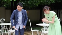左から有吉弘行、佐藤栞里。(c)日本テレビ