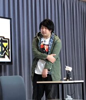 藤原竜也に扮するガーリィレコード高井。