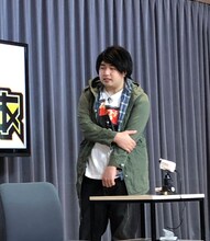 藤原竜也に扮するガーリィレコード高井。