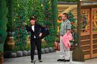 吉本新喜劇の様子。