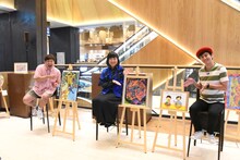 左からプラス・マイナス岩橋、南海キャンディーズしずちゃん、ロバート山本。