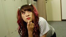 「裏顔女子の夜」で女優に挑戦し、「地雷女」を演じるフワちゃん。(c)TBS