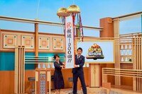 左から川野良子アナウンサー、ますだおかだ岡田。(c)BSフジ