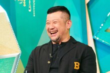 「やすとものいたって真剣です」にゲスト出演するケンドーコバヤシ。(c)ABCテレビ