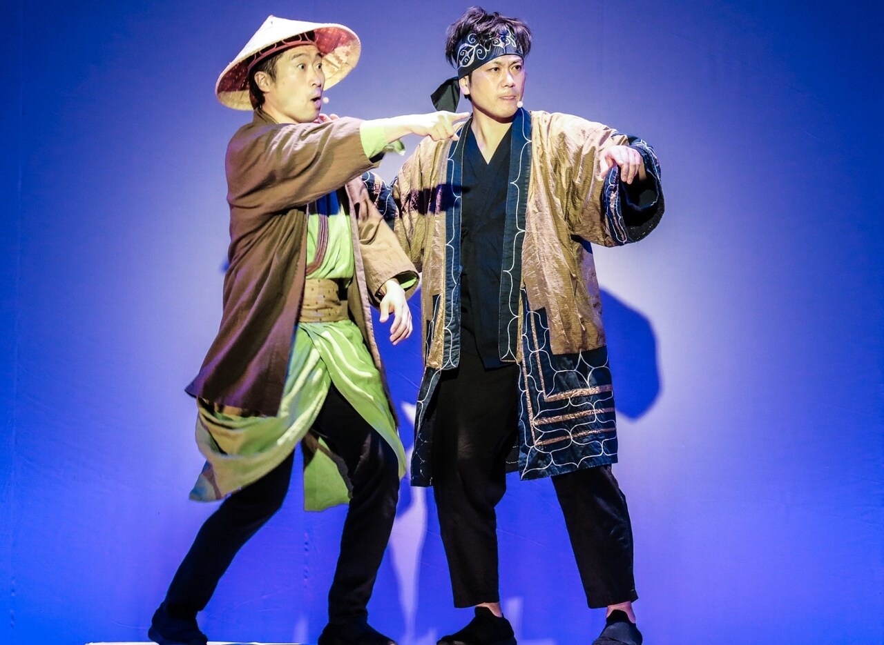 アップダウンが二人芝居「桜の下で君と」を無料配信、笑いと歌で伝える戦争