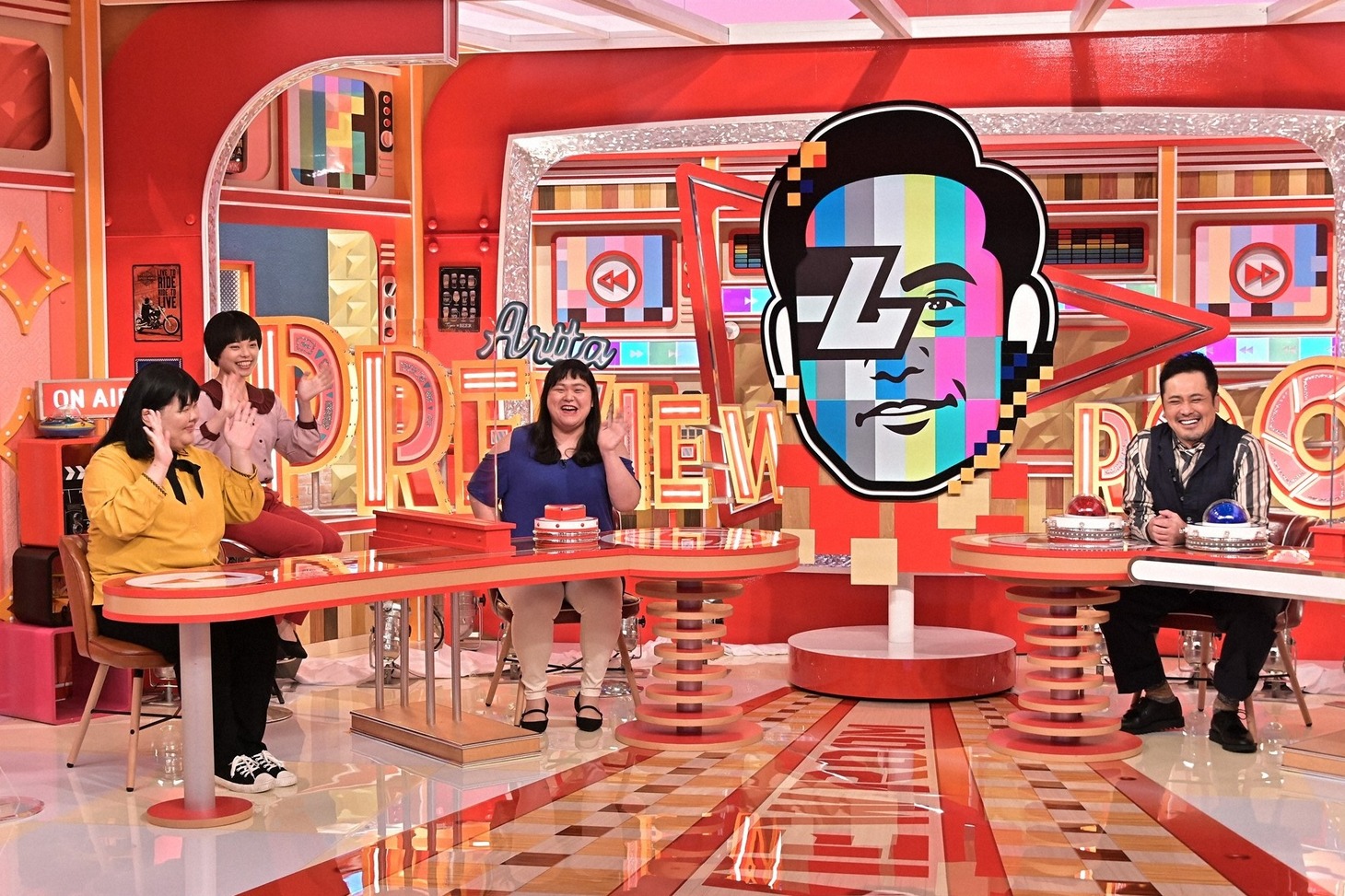 「有田プレビュールーム」に出演する（左から）ぼる塾、くりぃむしちゅー有田。(c)TBS
