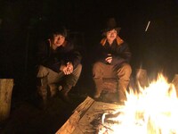 CM撮影時のオフショット。