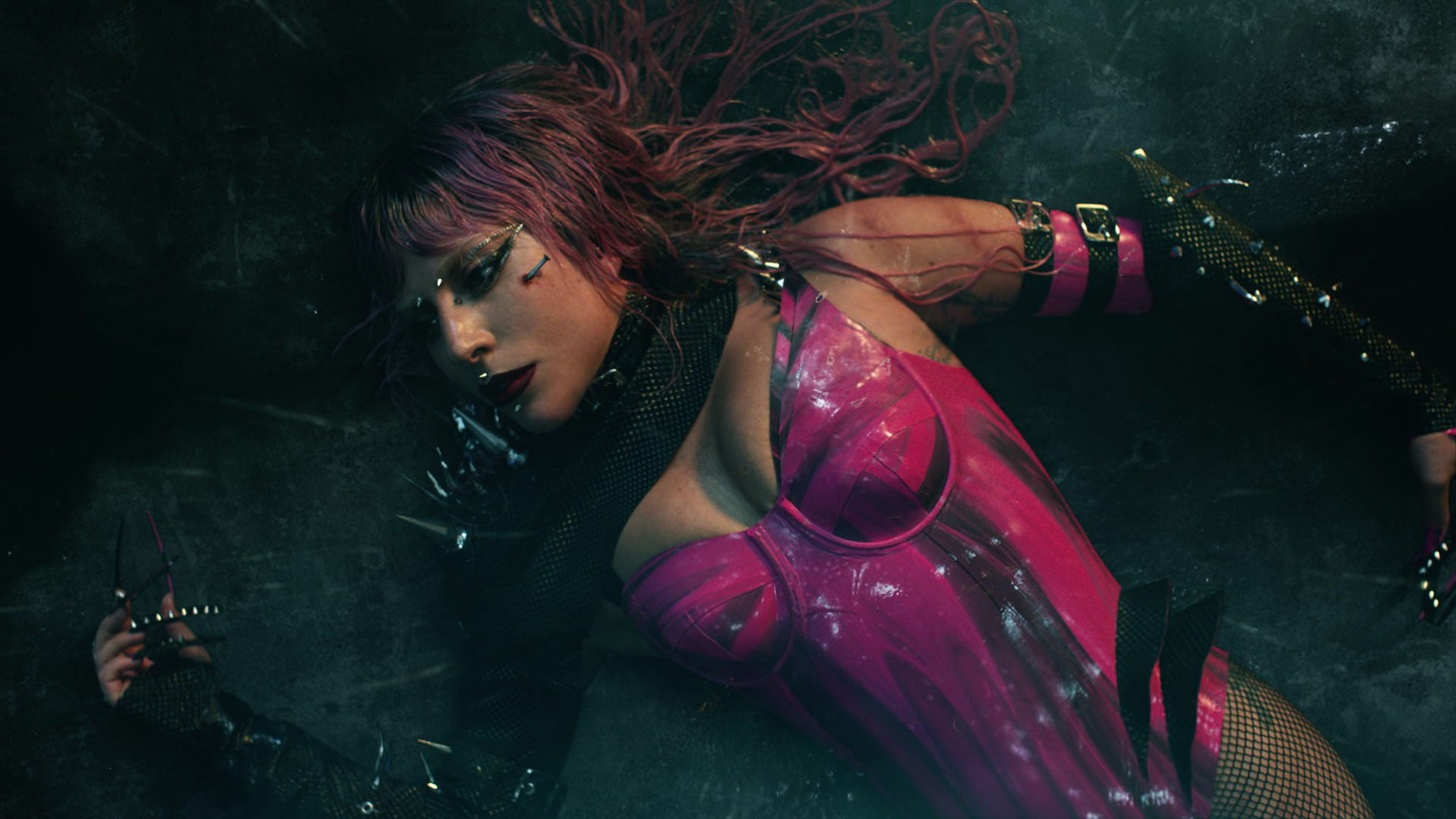 「Lady Gaga, Ariana Grande - Rain On Me (Official Music Video)」より。