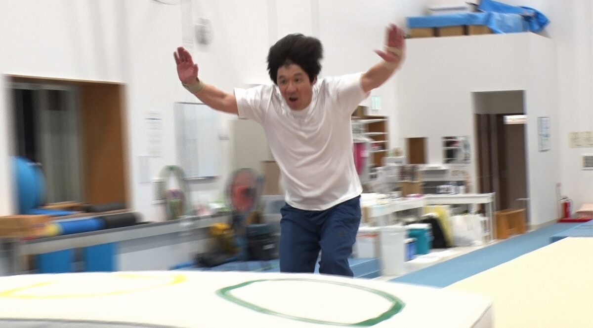 内村光良 イッテq で跳馬に挑戦 金メダリストの指導で大技成功なるか お笑いナタリー 内村光良 イッテq で跳馬に挑戦 金メダリストの指導で大技成功なるか お笑いナタリー