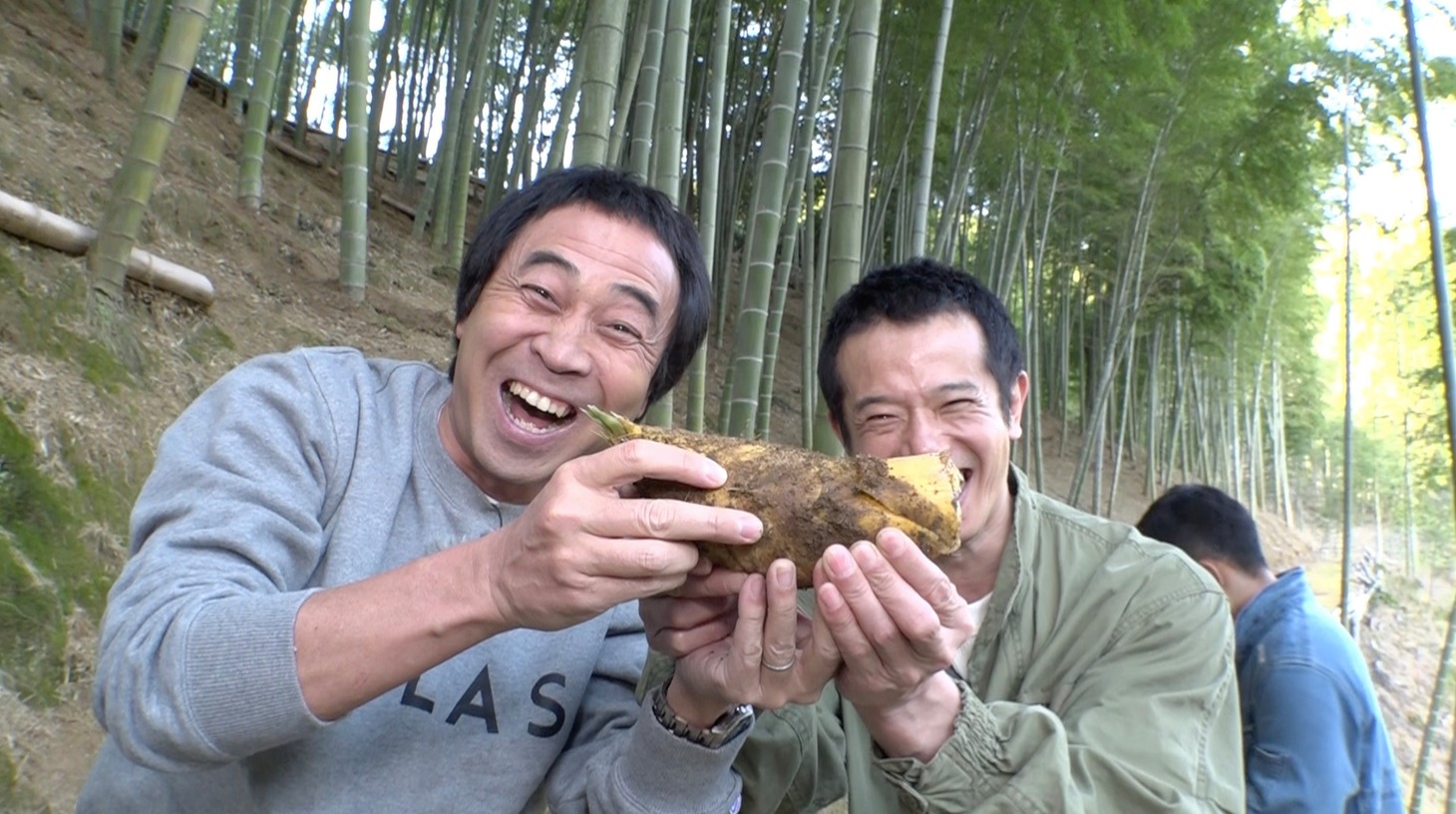 左からペナルティ・ワッキー 、品川庄司・庄司。(c)TVQ九州放送