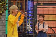 左から末吉9太郎、辻希美。(c)読売テレビ