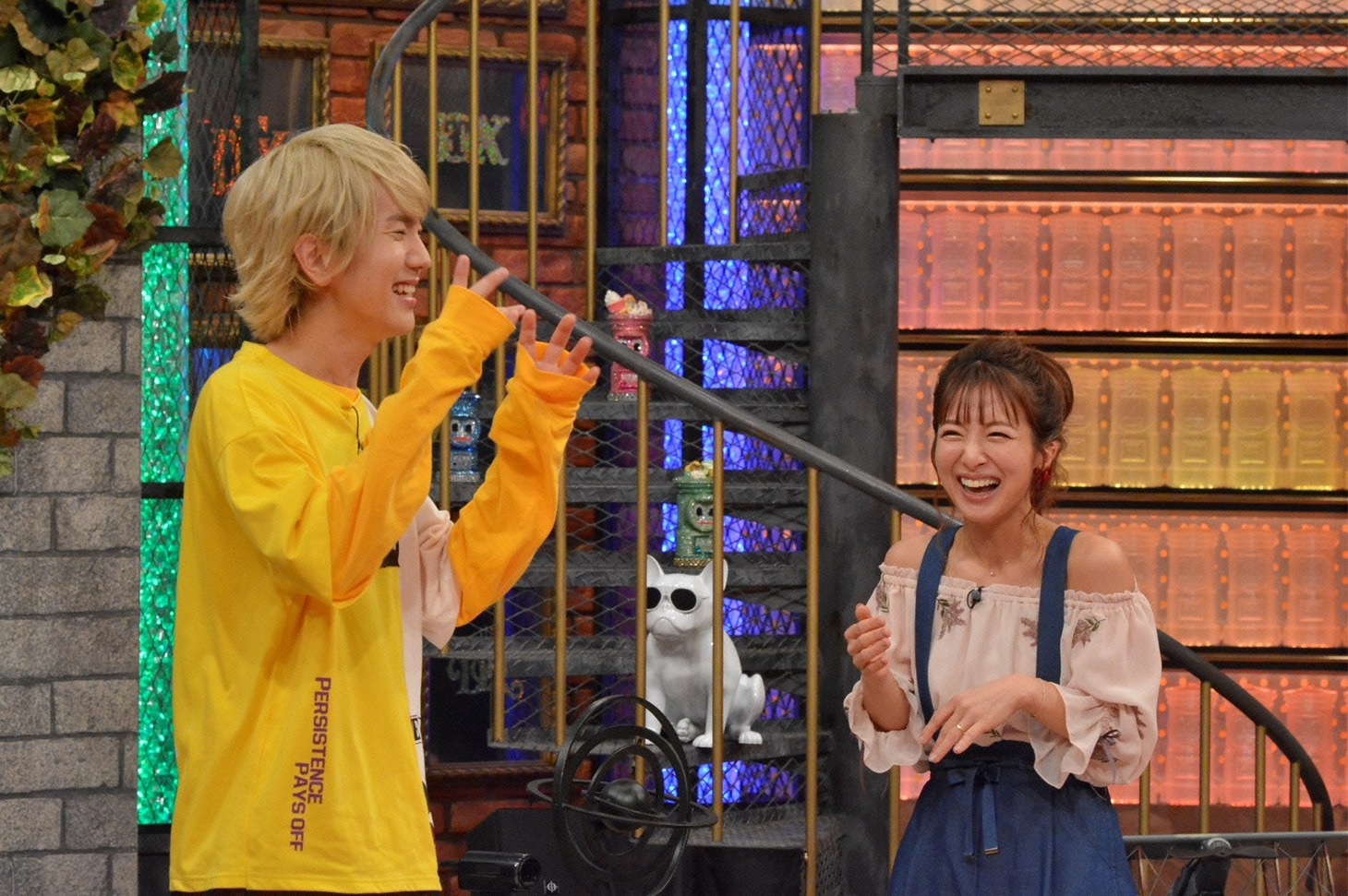 左から末吉9太郎、辻希美。(c)読売テレビ