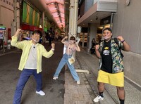 （左から）太川陽介、荻野由佳、マテンロウ・アントニーのバスチーム。(c)テレビ東京