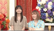 左から松岡はな、村重杏奈。(c)日本テレビ