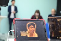 「TANDEM feat. 顔-1グランプリ2020」の様子。