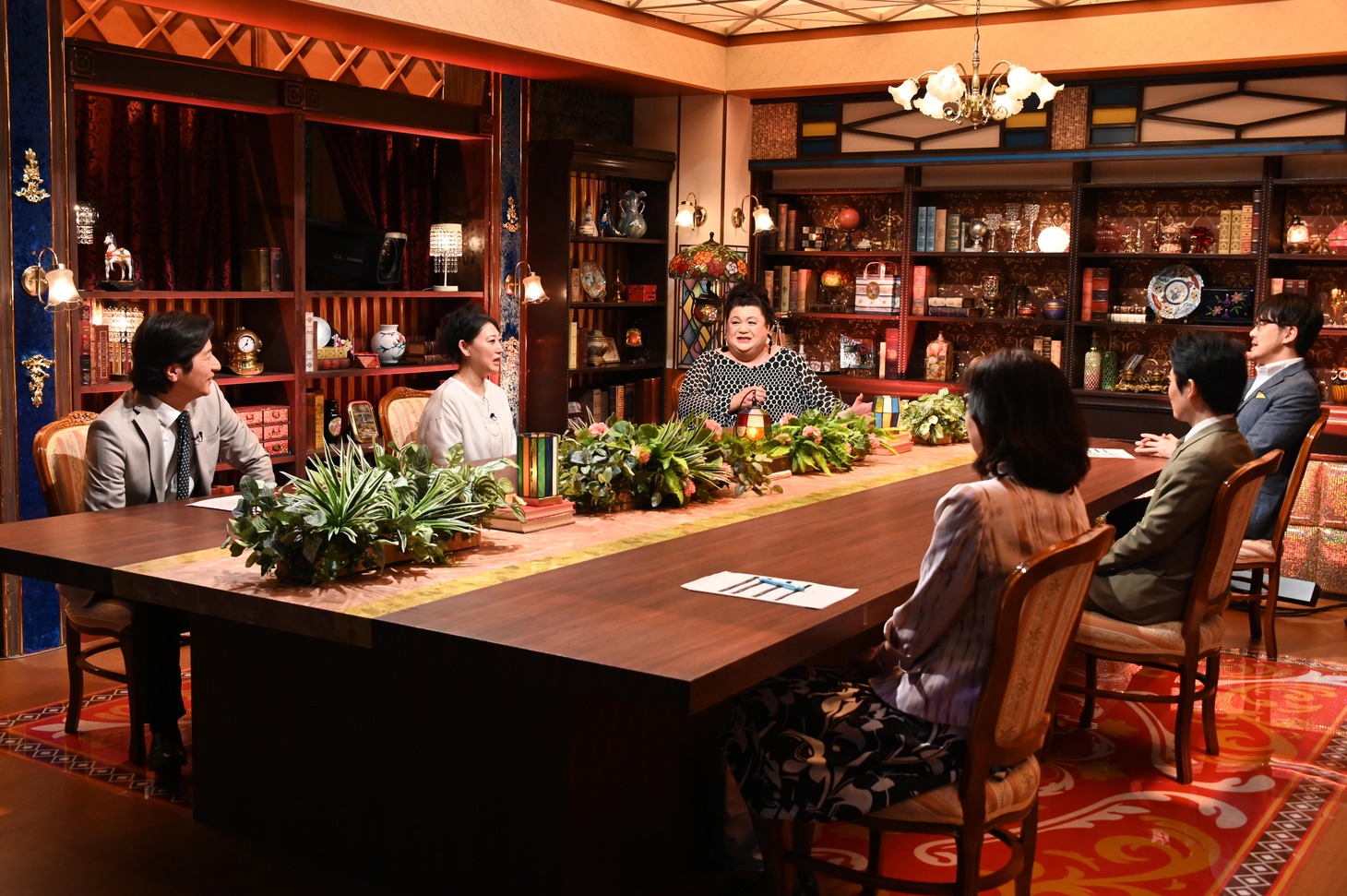 「角川春樹が薬師丸ひろ子に機関銃を乱射させた時代…とマツコ」より。(c)日本テレビ