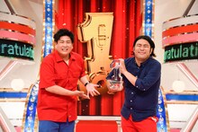「漫才Loversスペシャル 第9回ytv漫才新人賞決定戦」で優勝したビスケットブラザーズ。(c)読売テレビ