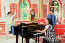 広瀬香美（手前）と（左から）霜降り明星・粗品、EXIT兼近、ミキ昴生。(c)TBS