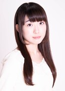 アリス役の長野佑紀。