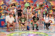 「アメトーーク!」に「夏フェス行きたい芸人」として出演する(前列左から)ハライチ澤部、サバンナ高橋、バイきんぐ小峠、エレキコミックやつい、(後列左から)ニューヨーク嶋佐、マンボウやしろ。(c)テレビ朝日