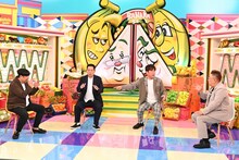 （左から）バナナマン日村、FUJIWARA、サンドウィッチマン伊達。(c)TBS