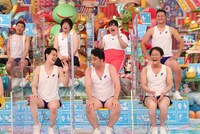 「アメトーーク！」の「芸人体当たりマン決定戦 延長戦」の出演者たち。(c)テレビ朝日
