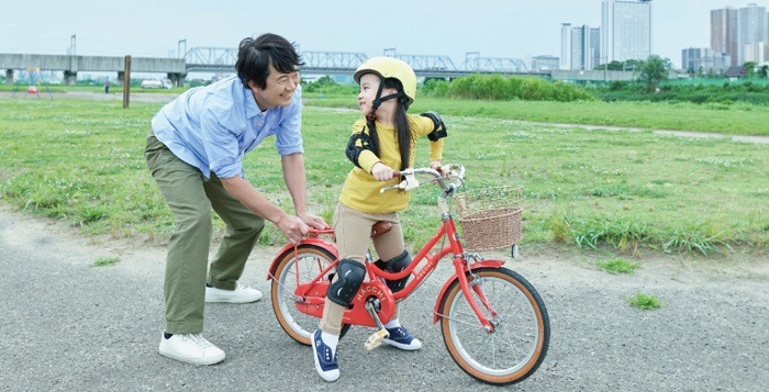 CM「FUJIMAKI GROUP企業CM 父と娘編」より。