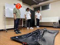 「さまぁ～ずチャンネル！」で配信される動画のワンシーン。(c)ジーヤマ