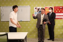 （左から）アンジャッシュ児嶋、サンドウィッチマン伊達、わらふぢなるお・口笛なるお。(c)フジテレビ