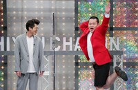 自粛期間明け初のネタ披露となったモグライダー。