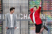 自粛期間明け初のネタ披露となったモグライダー。