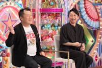 （左から）ブラックマヨネーズ小杉、有吉弘行。(c)テレビ朝日