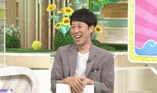 審査を務める小籔千豊。