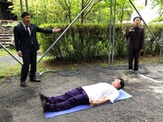 チョコプラ、最先端の“絶対に汚れないTシャツ”どこまで耐えるか検証