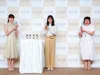 左から石井美保氏、長澤まさみ、フォーリンラブ・バービー。