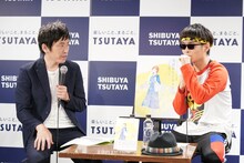 しずる村上（左）とバイク川崎バイク（右）。