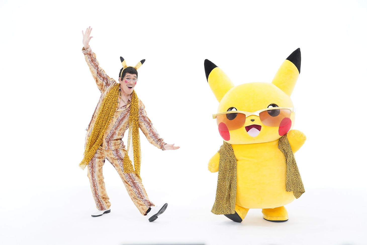 左からピコ太郎、ピカチュウ。(c)2020 Pokemon. (c)1995-2020 Nintendo/Creatures Inc. /GAME FREAK inc.