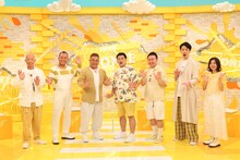 「土曜プレミアム『ただ今、コント中。』」に出演する（左から）バイきんぐ、サンドウィッチマン、かまいたち、3時のヒロイン福田。