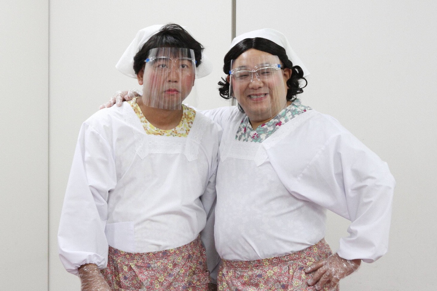 （左から）バイきんぐ西村、サンドウィッチマン伊達。