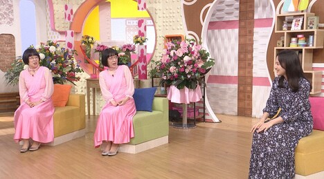 左から阿佐ヶ谷姉妹、清原果耶。(c)日本テレビ