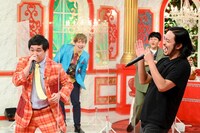 （手前左から）霜降り明星せいやとR-指定。