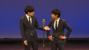「第五回キュウ単独公演『ヒーローは遅れて飛んでくる』」より。（photo by 横堀朋秀）