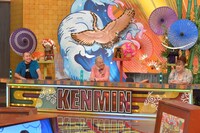 左からハナコ岡部、キャイ～ン・ウド鈴木、森公美子。(c)読売テレビ