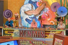 左からハナコ岡部、キャイ～ン・ウド鈴木、森公美子。(c)読売テレビ