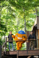 左から嬉野雅道ディレクター、onちゃん 、藤村忠寿ディレクター。