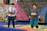 （左から）ミキ亜生、霜降り明星せいや。(c)フジテレビ