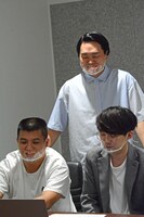 如月マロンのファンと交流するジェラードン。