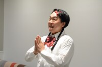 「いただきます」を言う如月マロン。