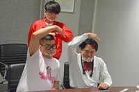 オンラインでファンと交流する如月マロンたち。