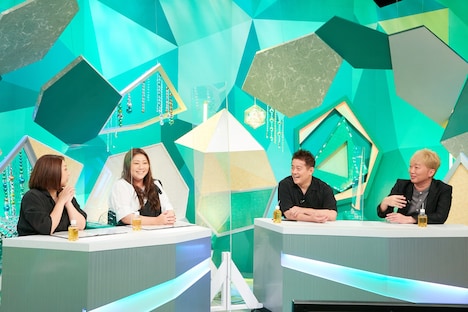 （左から）海原やすよ ともこ、スピードワゴン。(c)ABCテレビ